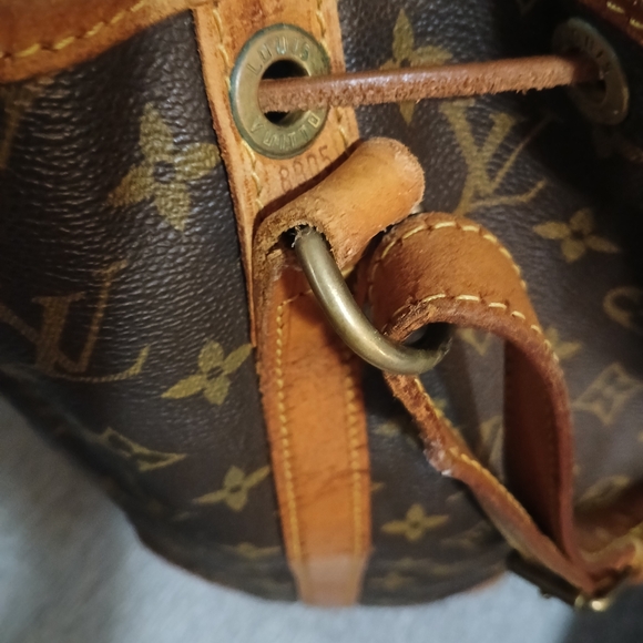 Louis Vuitton Brown Monogram Drawstring - Picture 4 of 16